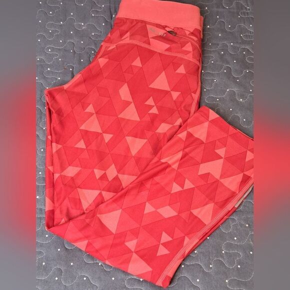 Nike Pants - Nike Dri Fit capri leggings size small